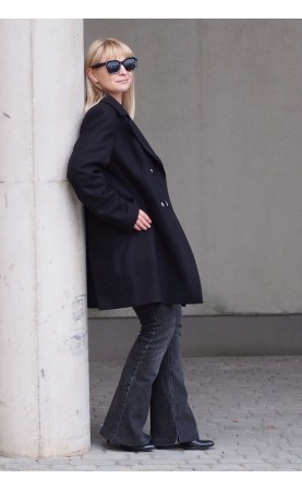 Oryginalny czarny płaszczyk Petite. Zimowe ubrania na niski wzrost od Butik Choice.
